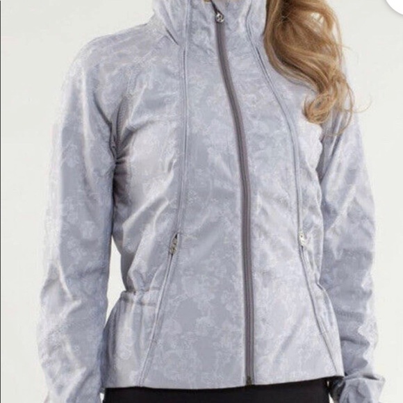 Lululemon Travel to Track Jacket Gray—Excellent Condition! Pockets-Lightweight-4 - Picture 2 of 13